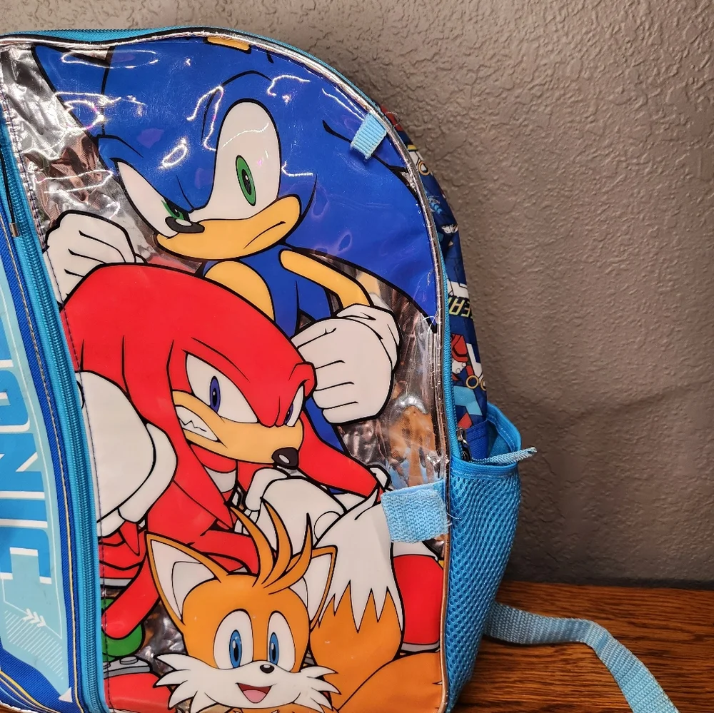 Sonic The Hedgehog features sonic
